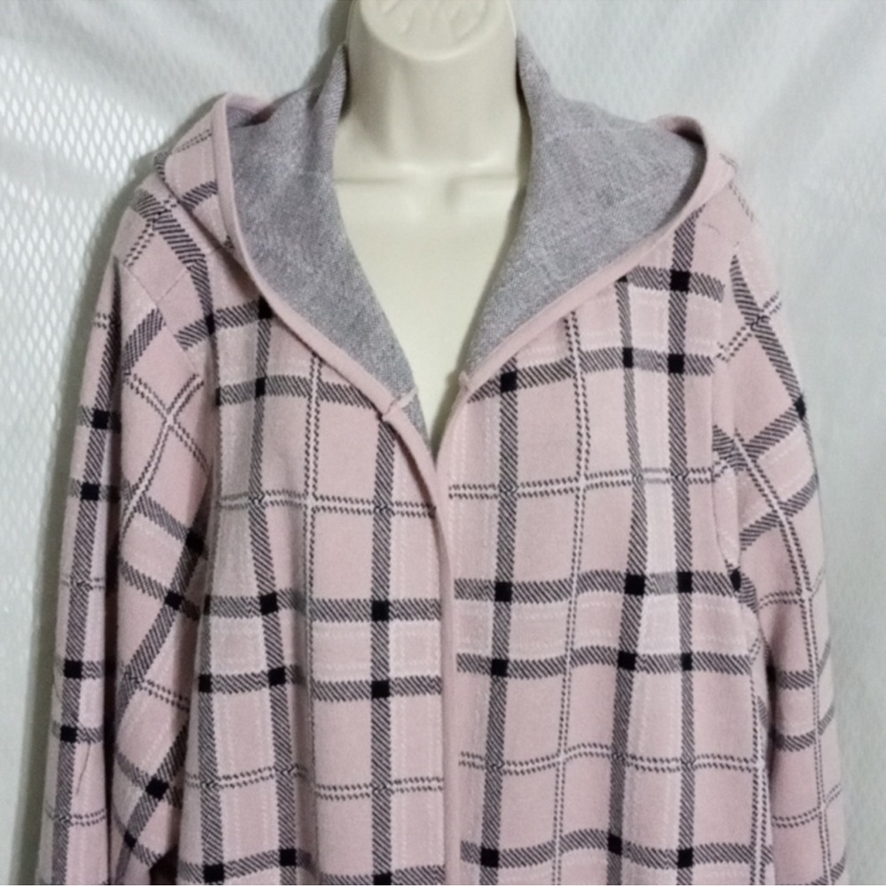 Beautiful plaid hooded cardigan